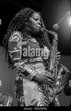 TIA FULLER esegue con INGRID JENSEN presso la 61MONTEREY JAZZ FESTIVAL - Monterey, California Foto Stock
