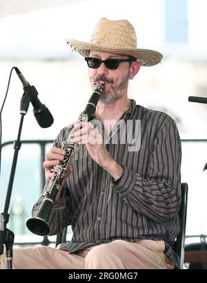 New Orleans, USA. 6 agosto 2023. I tuba Skinny si esibiscono sul Fidelity Bank Stage durante il Satchmo Summerfest presso la Old U.S. Mint di New Orleans, Louisiana, domenica 6 agosto 2023. (Foto di Peter G. Forest/Sipa USA) credito: SIPA USA/Alamy Live News Foto Stock