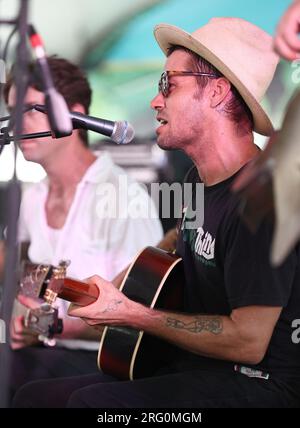 New Orleans, USA. 6 agosto 2023. I tuba Skinny si esibiscono sul Fidelity Bank Stage durante il Satchmo Summerfest presso la Old U.S. Mint di New Orleans, Louisiana, domenica 6 agosto 2023. (Foto di Peter G. Forest/Sipa USA) credito: SIPA USA/Alamy Live News Foto Stock