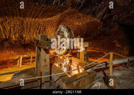 WIELICZKA, POLONIA - 24 MAGGIO 2023: Miniera di sale sotterranea di Wieliczka (XIII secolo), una delle più antiche miniere di sale del mondo, vicino a Cracovia, Polonia. Foto Stock