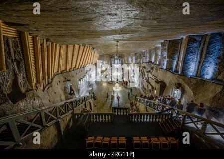 WIELICZKA, POLONIA - 24 MAGGIO 2023: Miniera di sale sotterranea di Wieliczka (XIII secolo), una delle più antiche miniere di sale del mondo, vicino a Cracovia, Polonia. Foto Stock