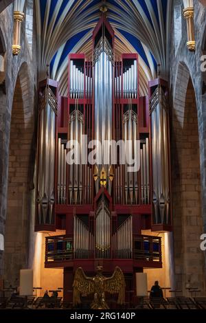 Organo a canne a St. Interni della cattedrale di Giles a Edimburgo, Scozia, Regno Unito. Strumento musicale realizzato da Rieger Orgelbau e completato nel 1992, situato nel Foto Stock