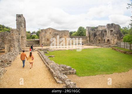 I resti e le rovine del CASTELLO DI WOLVESEY (IL VECCHIO PALAZZO VESCOVILE) nella città di Winchester, nell'Hampshire, gestita dall'English Heritage Foto Stock