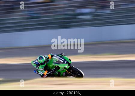 Suzuka, Giappone, 6 agosto 2023. Grégory Leblanc della Francia sul Team Kawasaki Webike Trickstar Kawasaki Ninja ZX-10RR categoria EWC durante la 44a Coca-Cola Suzuka 8hr Endurance Race 2023, Suzuka, Giappone. Crediti: Ivica Glavas/Speed Media/Alamy Live News Foto Stock