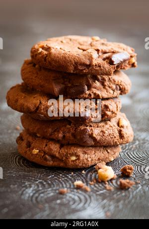 Biscotti al cioccolato e alle nocciole Foto Stock