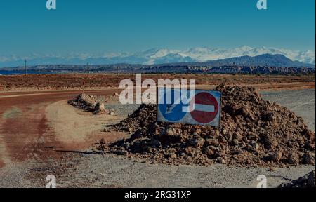 Riparazione di strade in montagna, splendido paesaggio di alta montagna Foto Stock