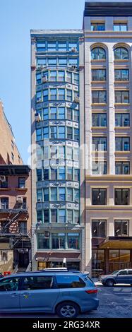 Ladies’ Mile Historic District: E.W. Browning Building, 11 W 17th St., è caratteristico per il suo oriel in metallo stampato a otto piani. Foto Stock