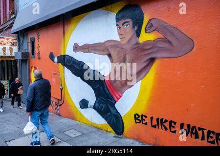 Un murale di Bruce Lee a Chinatown, San Francisco, California, USA Foto Stock