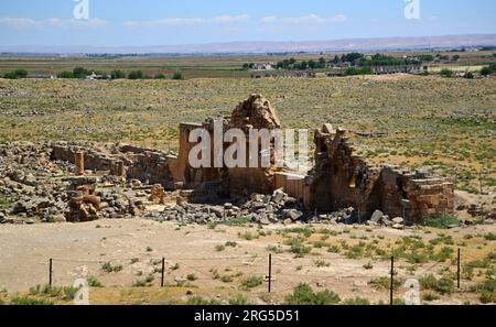 Il quartiere di Harran, situato nella città di Sanliurfa in Turchia, è una città turistica con le sue vecchie case e le antiche rovine. Foto Stock