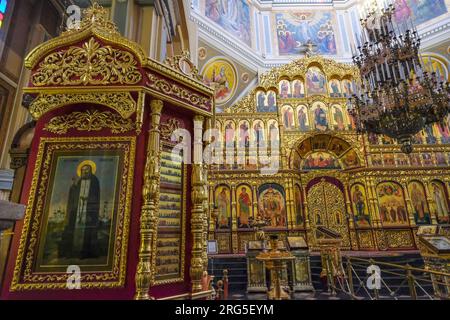 Almaty, Kazakistan - 6 agosto 2023: La cattedrale dell'Ascensione è una cattedrale ortodossa russa ad Almaty, Kazakistan. Foto Stock