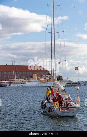 Barca, porto, castello, Sønderborg, Syddanmark, Danimarca Foto Stock