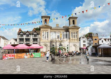 Old Town Hall e Market Square, Kingston upon Thames, Kingston, Surrey, Inghilterra, REGNO UNITO Foto Stock
