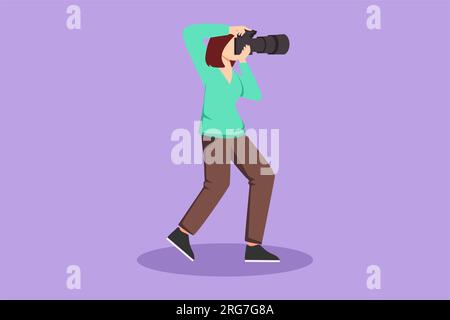 Disegno piatto del personaggio di una bella fotografa che punta le foto del bersaglio, persone che tengono la fotocamera e scattano foto. Fotografa professionista Foto Stock