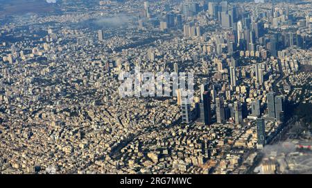 Vista aerea del mutevole skyline di Tel Aviv. Tel-Aviv, Israele. Foto Stock