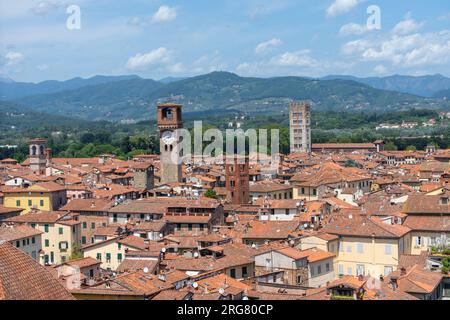 vista sulla città di lucca in toscana Foto Stock