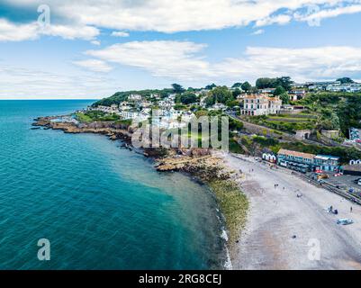 Vista dall'alto su barche e yacht nella marina di Brixham da un drone, Brixham, Torbay, Devon, Inghilterra, Europa Foto Stock