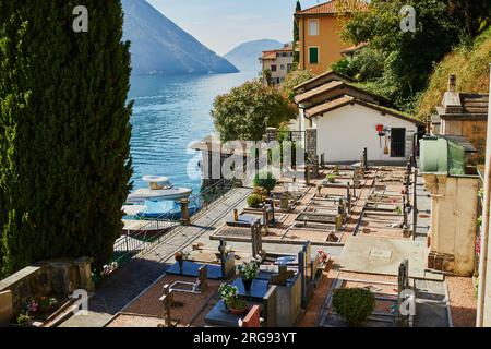 LUGANO, SVIZZERA - 22 SETTEMBRE 2018: Cimitero nel villaggio di Gandria vicino a Lugano, cantone del Ticino, Svizzera Foto Stock