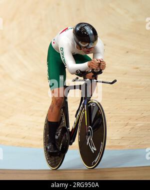 Il messicano Juan Ruiz Teran nella gara di qualificazione maschile Elite Tim Trial di 1km durante la sesta giornata dei Campionati del mondo di ciclismo UCI 2023 al Sir Chris Hoy Velodrome di Glasgow. Data foto: Martedì 8 agosto 2023. Foto Stock