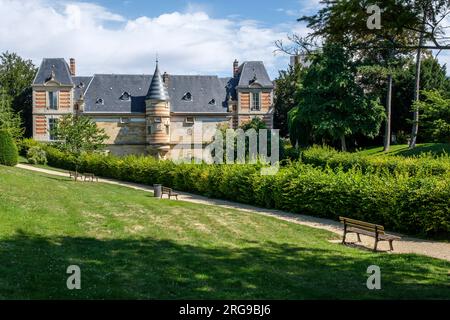 Città di Châlons en Champagne il mercato castel nel Petit Jard | la petite ville de Châlons en Champagne - le Chateau du marche dans le petit Jard Foto Stock