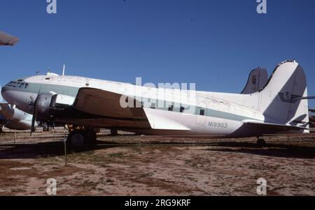 Boeing S-307 Stratoliner N19903 (msn 2003) all'indirizzo . Boeing S-307Stratoliner, NC19903 è stato consegnato alla Pan American Airlines il 22 marzo 1940 a Brownsville, Texas. Durante la seconda guerra mondiale volò le rotte sudamericane sotto contratto con l'Army Air Transport Command. Foto Stock