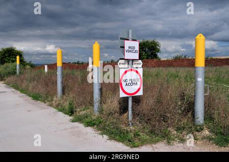 Indicazioni stradali per la Salisbury Plain Training area, Wiltshire. Foto Stock