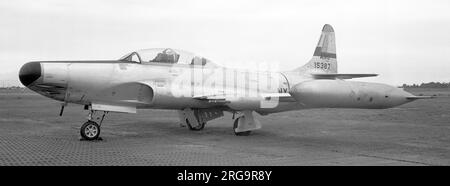 New York Air National Guard - Lockheed F-94b StarFire 51-5387 del 138th Fighter Interception Squadron nella New York Air National Guard (NY ANG). 1958: New York ANG 138th FIS.1958: Messo in deposito presso l'OSSO AMARC yard.salvaged. Foto Stock