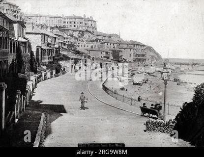 Il lungomare di Ventnor, Isola di Wight, Hampshire - da ovest Foto Stock