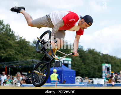 Michal Pietruszewski, in Polonia, nella gara di qualificazione BMX Freestyle Flatland Men Elite durante la sesta giornata dei Campionati del mondo di ciclismo UCI 2023 a Glasgow Green, Glasgow. Data foto: Martedì 8 agosto 2023. Foto Stock