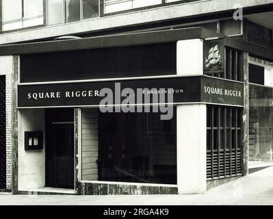 Fotografia di Square Rigger PH, Monument, Londra. Il lato principale della stampa (mostrato qui) raffigura: La faccia destra sulla vista del pub. Il retro della stampa (disponibile su richiesta) dettagli: Nulla per il Rigger Square, Monument, Londra EC4R 9AY. A partire da luglio 2018 . Demolito per un moderno blocco di uffici sopra i punti vendita al dettaglio, tra cui Be at One Bar a Stonegate Brand Foto Stock