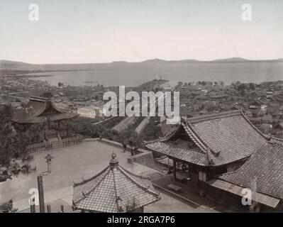 Tempio di Miidera ad Otsu, Giappone. Vintage 19th ° secolo fotografia. Foto Stock