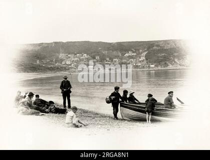 19th ° secolo vintage fotografia: Barca sulla spiaggia a Runswick Bay, Yorkshire Foto Stock