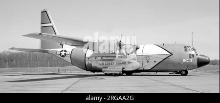 Guardia costiera degli Stati Uniti - Lockheed SC-130b-LM Hercules (USCGnumber) 1346 (msn 282-3638). Ordinato su contratto USAF come 61-2081, ridesignato HC-130g nel 1962 e poi HC-130b. Dopo il ritiro dalla USCG 1346 è stato trasferito al corpo della Marina degli Stati Uniti come allenatore di terra presso la stazione aerea del corpo della Marina Cherry Point. Foto Stock