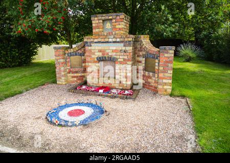 RAF Metheringham Memorial dedicato agli avieri della seconda guerra mondiale con base a RAF Coningsby, RAF Finningley, RAF Syerston e RAF Metheringham. Lincoln, Lincolnshire Foto Stock