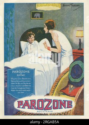 Pubblicità per Parozone che mostra una madre, in un vestito bianco incontaminato, che dice buonanotte al suo bambino, che è in un letto con lenzuola bianche incontaminate, il tutto per gentile concessione dei poteri di sbiancamento e pulizia di Parozone. Foto Stock