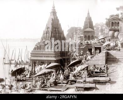 C.1880s India - ghats lungo il fiume Gange a Benares Varanasi Foto Stock