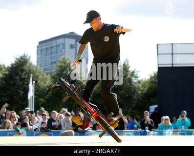 La tedesca Dustyn Alt nella gara di qualificazione BMX Freestyle Flatland Men Elite durante la sesta giornata dei Campionati del mondo di ciclismo UCI 2023 a Glasgow Green, Glasgow. Data foto: Martedì 8 agosto 2023. Foto Stock