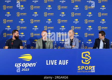 Monaco, Germania, 08 agosto 2023. Sportdeutschland.TV. Conferenza stampa con Bjoern Beinhauer (CEO) e il team on-air che commenta i prossimi US Open 2023 Tennis Championships a New York, Boris Becker, Antonia Wisgickl, Matthias Stach e Marcel Meinert martedì 8 agosto 2023. © Juergen Hasenkopf / Alamy Live News Foto Stock