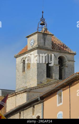 Campanile della chiesa romanica di Notre-Dame, Saint-Paul-Trois-Châteaux, Drôme, Tricastin, Provenza, Francia Foto Stock