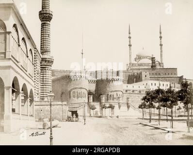 Vintage 19 ° secolo Fotografia: Egitto c. 1880 - vista della Cittadella, il Cairo. Foto Stock