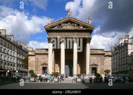 Parigi, Francia - 20 settembre 2017: La chiesa di Notre-Dame-de-Lorette è una chiesa neoclassica nel IX arrondissement di Parigi. Foto Stock