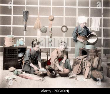 C. 1880 Giappone - donne preparare un pasto Foto Stock