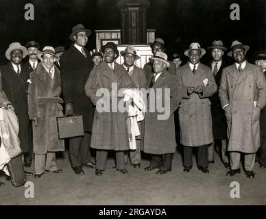 Noble Lee Sissle (10 luglio 1889 – 17 dicembre 1975) è stato un compositore, paroliere, bandleader, cantante e drammaturgo afroamericano, meglio conosciuto per il musical di Broadway Shuffle Along (1921) e la sua canzone di successo i'm Just Wild About Harry. Foto Stock