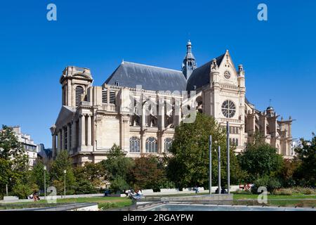Parigi, Francia - 21 settembre 2020: La chiesa di Saint-Eustache è una chiesa situata nel 1° arrondissement di Parigi, nel cuore di Les Halles dis Foto Stock