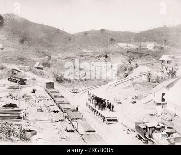 Fotografia d'epoca del XIX secolo: L'immagine si riferisce al primo tentativo guidato dai francesi di costruire il canale di Panama nel 1880 sotto la supervisione di Ferdinand de Lesseps. Foto Stock