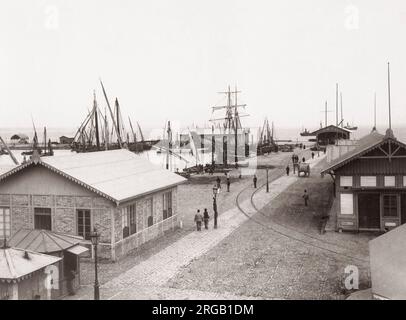 Le navi a vela nel porto di Cadice, Spagna, c.1900 Foto Stock