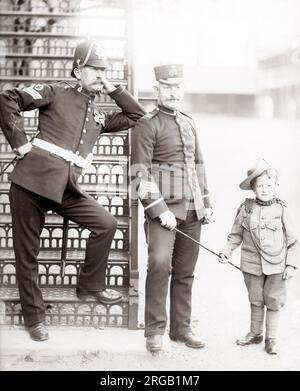 C.1890s Esercito Britannico reggimento sergente uniforme polizia mascotte Foto Stock