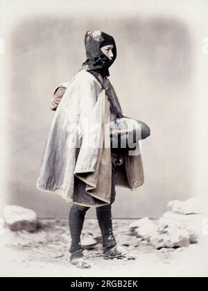 Giappone 1860 - ritratto di un uomo in abbigliamento invernale Felix Beato (1832 - 29 gennaio 1909), fotografo italo-britannico che lavora principalmente in India, Giappone, Cina Foto Stock