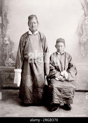 Fotografia d'epoca del XIX secolo: Lepcha Dzongpen o Kazis, governatori regionali, Sikkim. Foto Stock