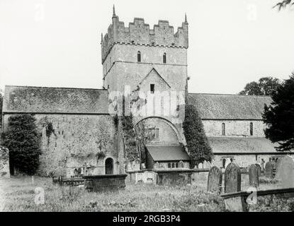 Chiesa del Priorato di Ewenny (Priordy Ewenni) nella vale di Glamorgan, Galles - un monastero dell'ordine benedettino, fondato nel 12th ° secolo. Foto Stock