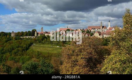 Skyline Rothenburg ob der Tauber dalle mura della città, Franken / Franconia, Bayern / Baviera, Germania Foto Stock